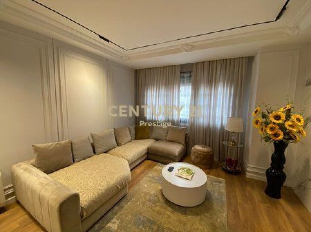 APARTMENT 2+1+2 FOR RENT, BARRICADES STREET, TIRANA!