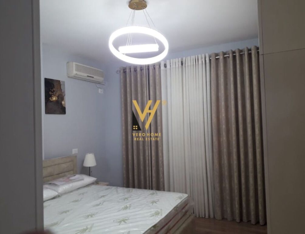 JEPET APARTAMENT 2+1+2 ME QERA TEK ISH PARKU 80.000 LEKE