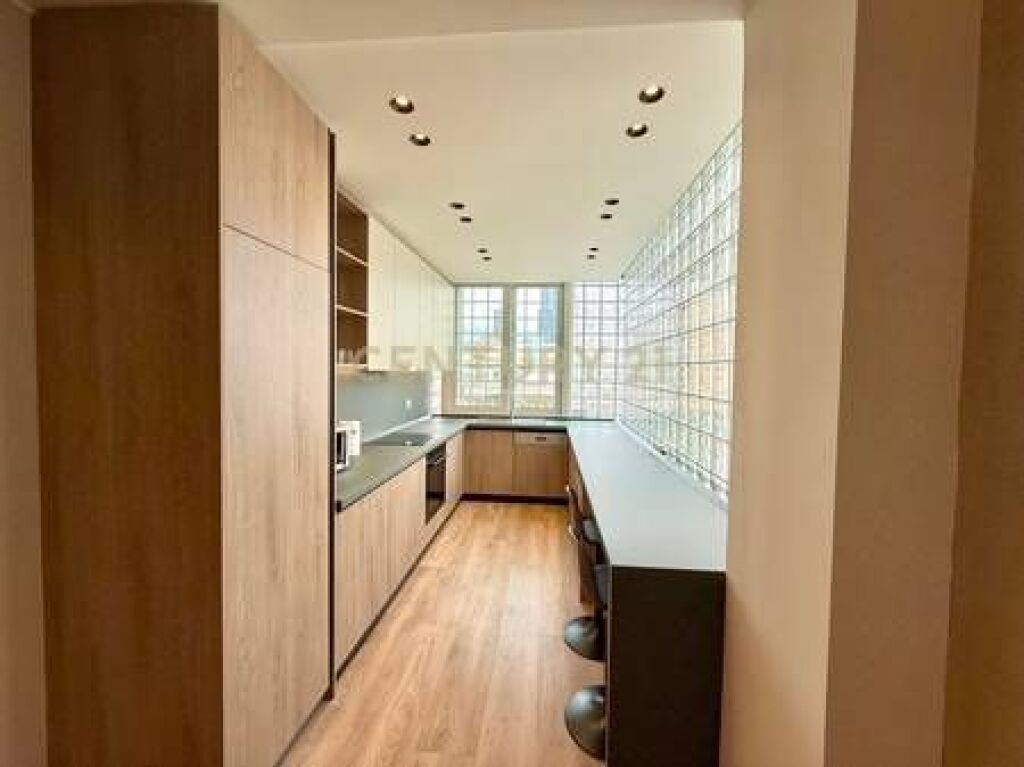 RENT, APARTMENT 3+1+2 + STORAGE, KAVAJES STREET!