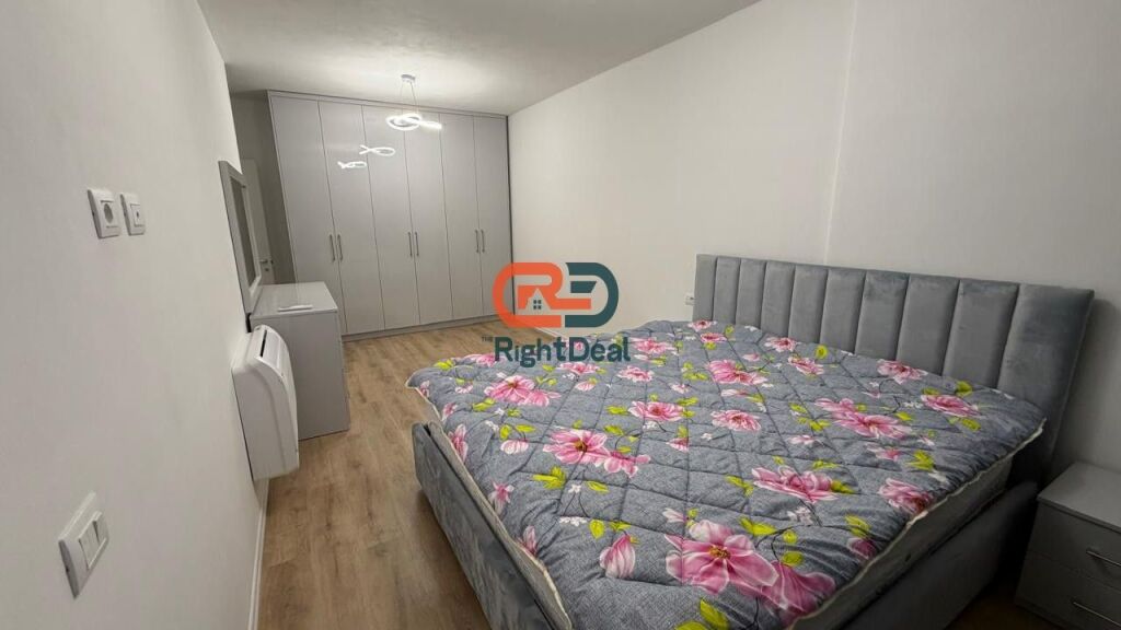 Tek Univers City, Jepet Me Qira Apartament 2+1+Post Parkimi!!
