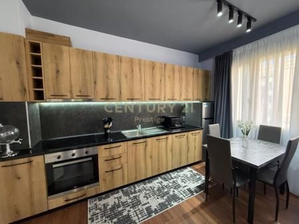 APARTAMENT 2+1+2 ME QIRA TEK KOPSHTI BOTANIK