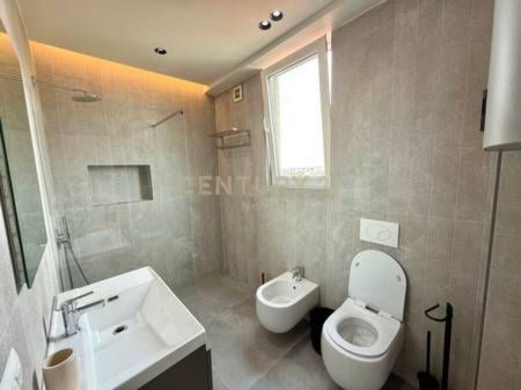 RENT, APARTMENT 3+1+2 + STORAGE, KAVAJES STREET!