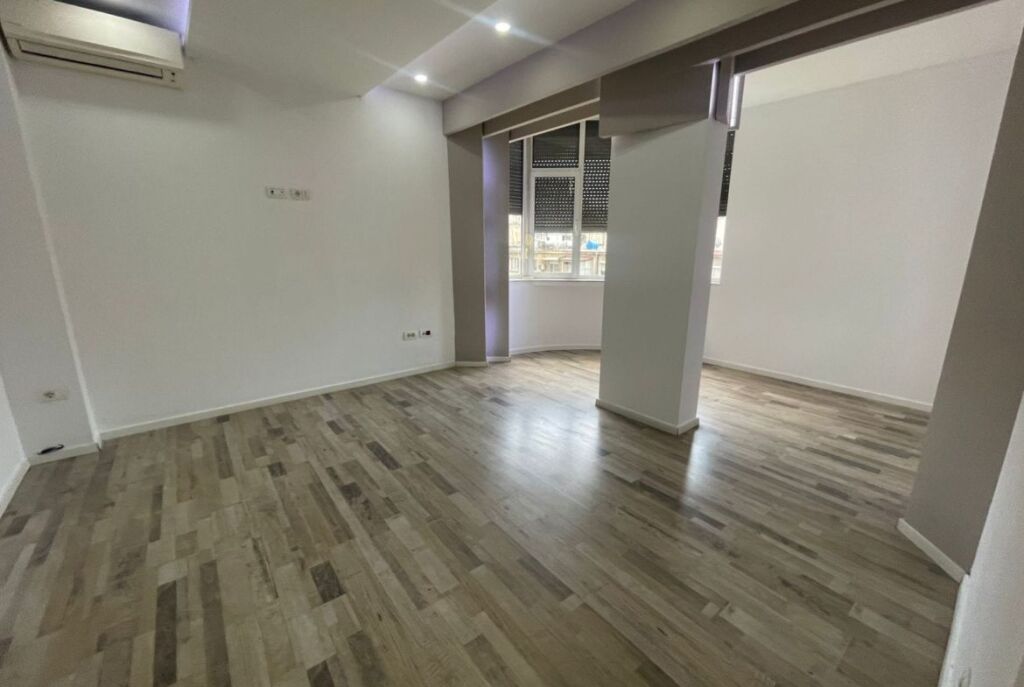Office for Rent 2+1 Near Willson Square (ID BZ2656) Tirana