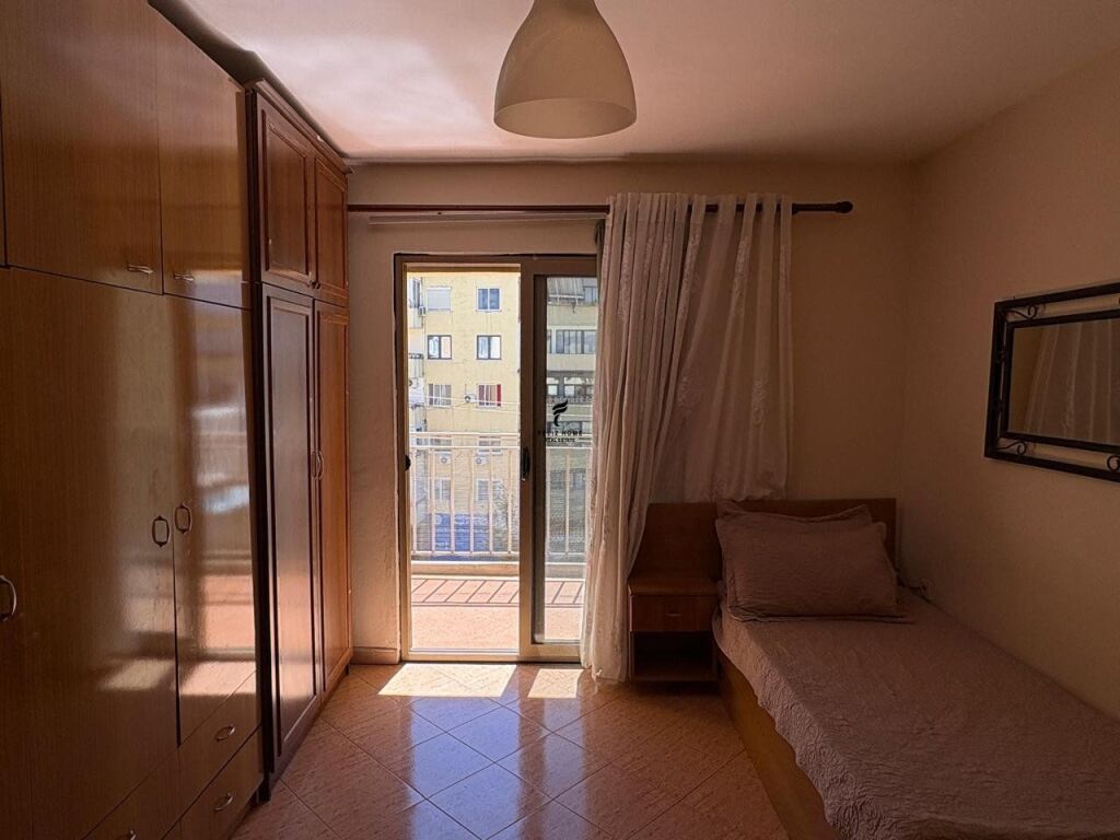 APARTAMENT ME QERA 2+1 RRUGA E ELBASANIT 55.000 LEKE FH-72375