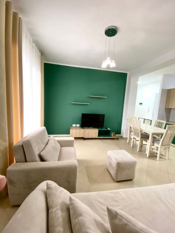 Appartamento disponibile 1+1 con vista mare Vlora