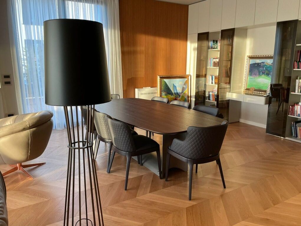 🏡 3-Storey Villa for Sale – Mandarin Residence