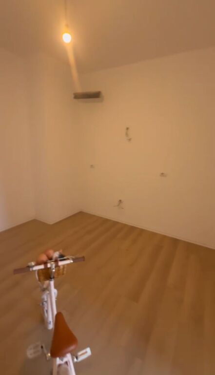 Rent | Ambjent Biznesi | Rruga e Barrikadave | 750 €/month