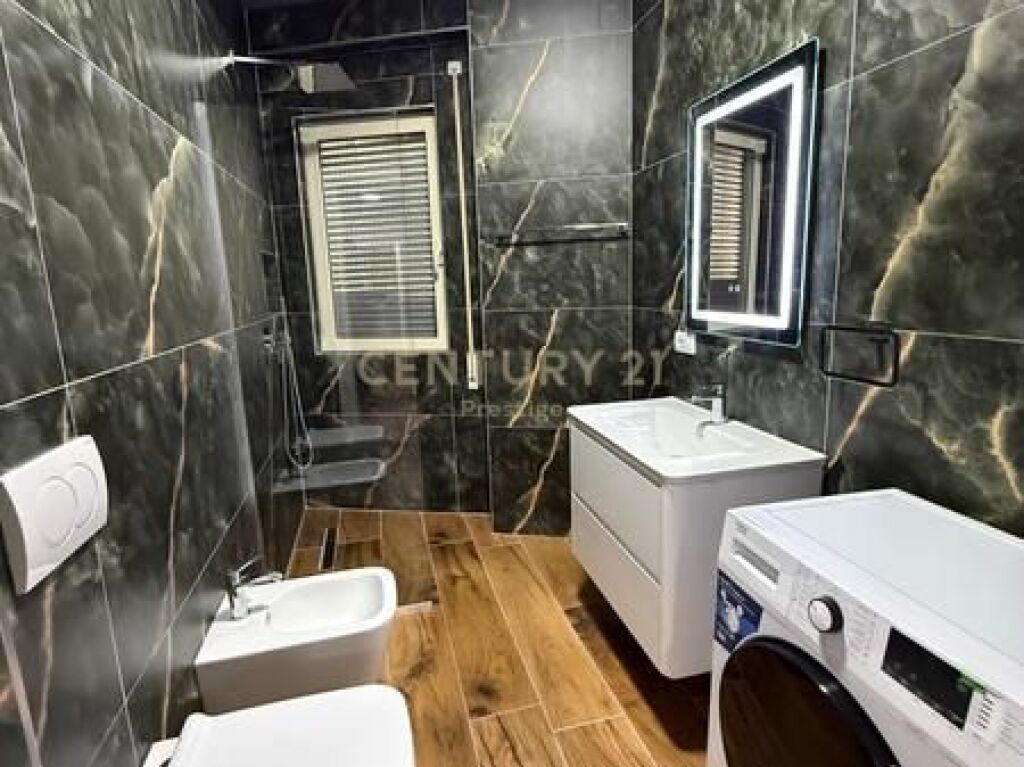 APARTAMENT 2+1+2 ME QIRA TEK KOPSHTI BOTANIK