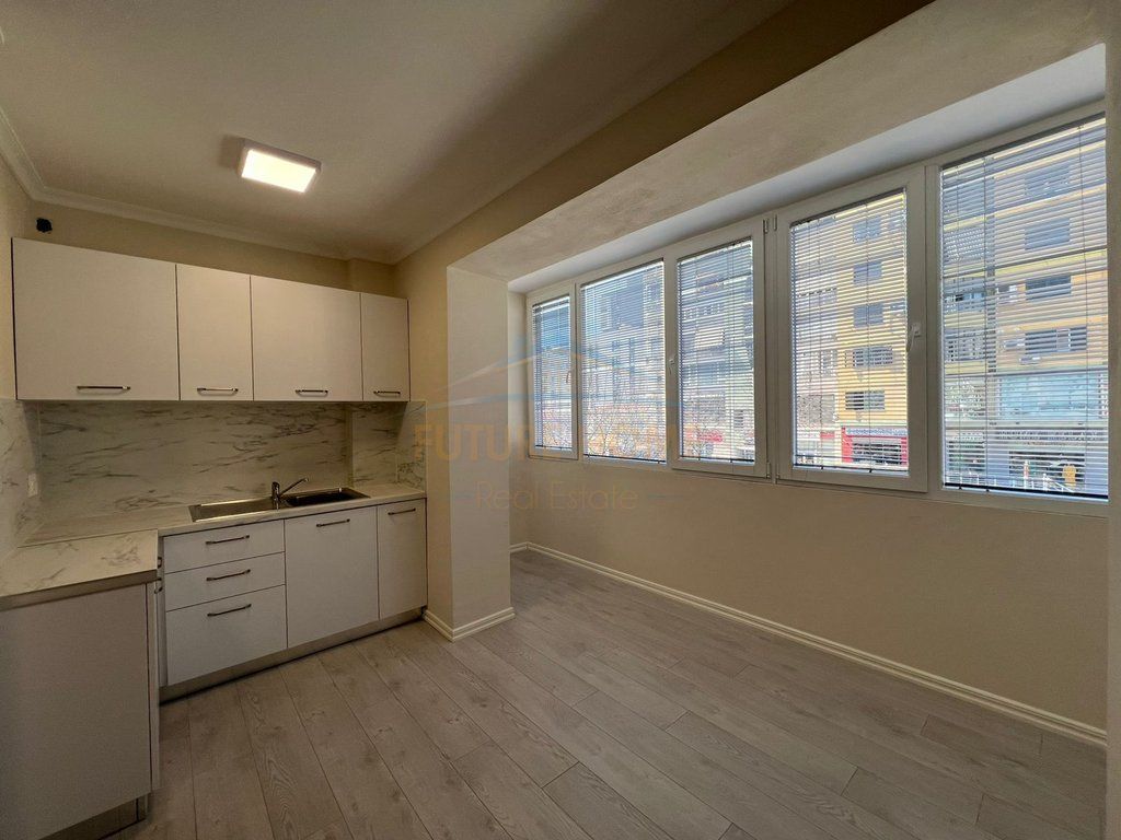 Rent, Office Space, 21 Dhjetori