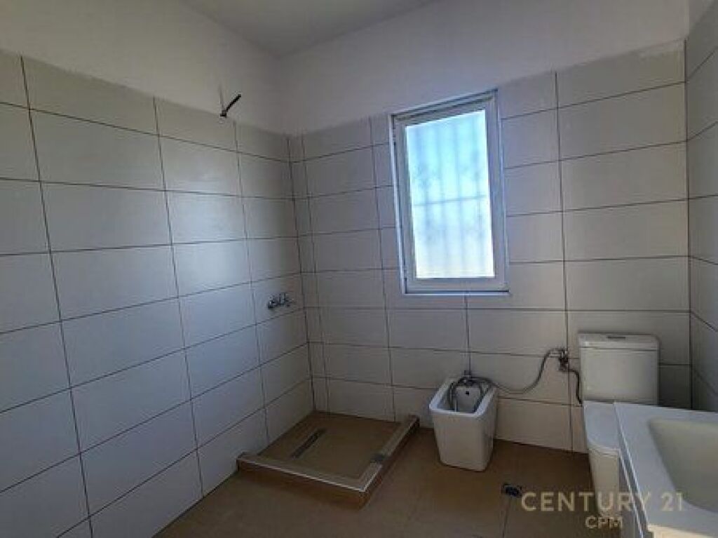 VENDESI PRIVATO CON CORTILE IN VENDITA A VORE