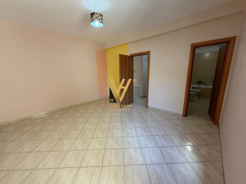 SHITET APARTAMENT 2+1+2+BLK TE KOMUNA E PARISIT 250.000 EURO