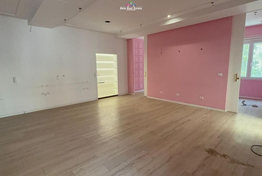 Office For Rent at Willson Square (ID BZ2937) Tirana