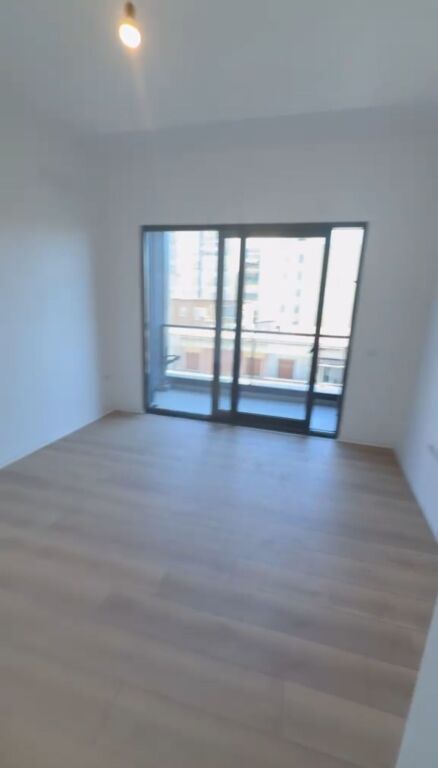 Rent | Ambjent Biznesi | Rruga e Barrikadave | 750 €/month