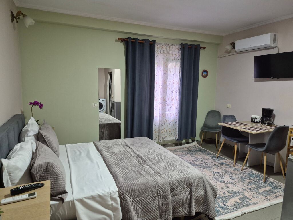 TIRANA AFFITTASI MONOLOCALE 1+1 PIANO 1