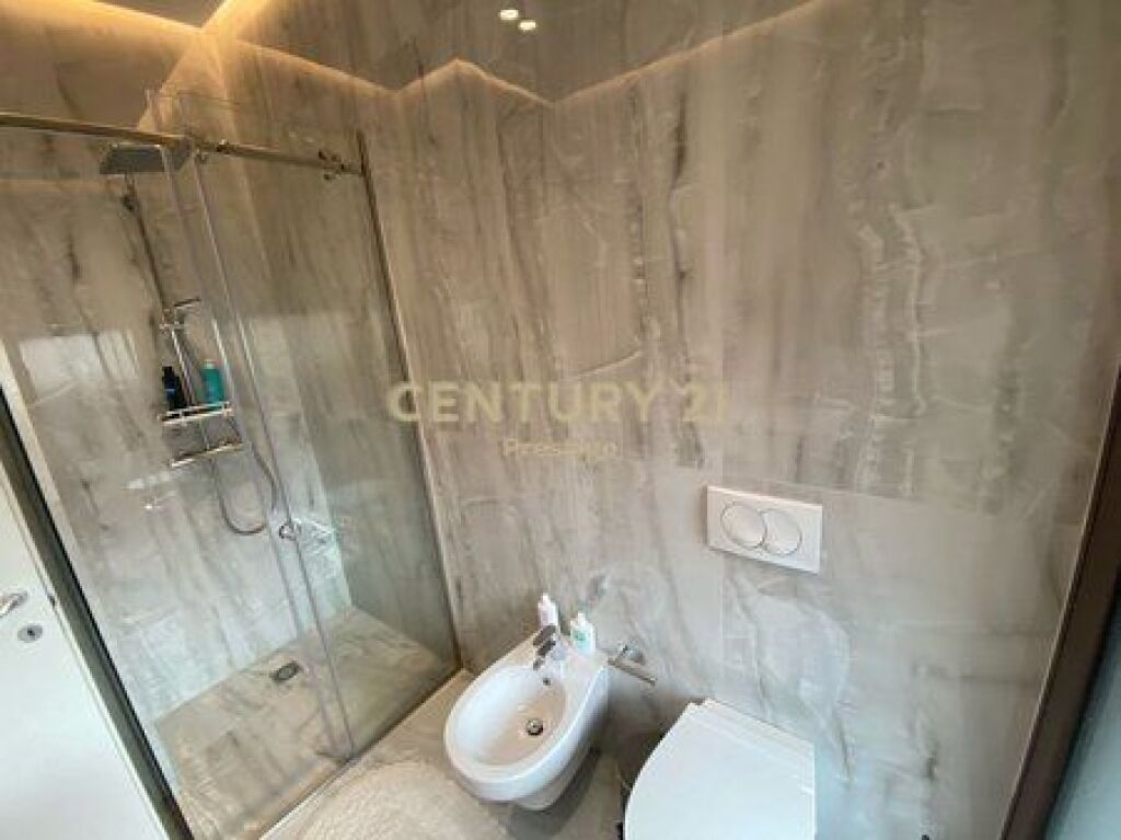 APARTMENT 2+1+2 FOR RENT, BARRICADES STREET, TIRANA!