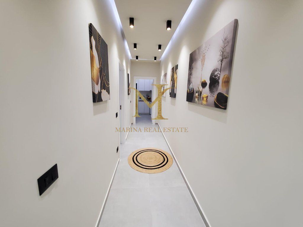 Locale Commerciale +3 Appartamenti 1+1 , Spiaggia Ferrovia 📌