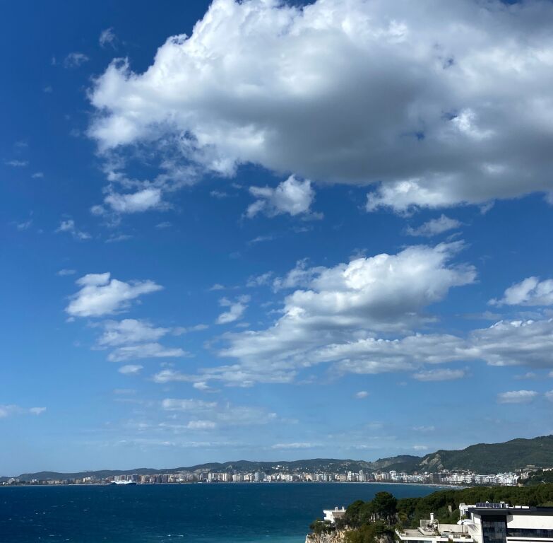 Appartamento 1+1 disponibile con vista mare Vlora