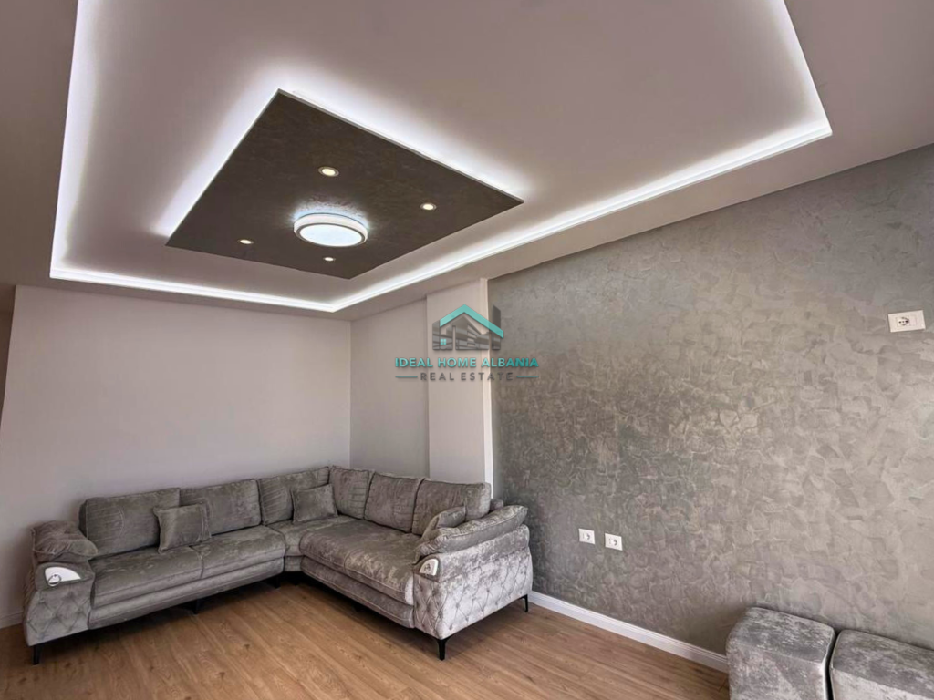 Shitet Apartament 2+1+2 – Lungomare, Vlorë