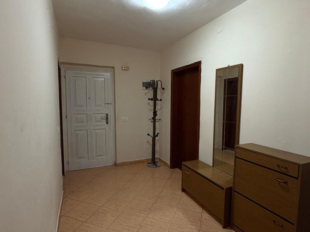 APARTAMENT ME QERA 2+1 RRUGA E ELBASANIT 55.000 LEKE FH-72375