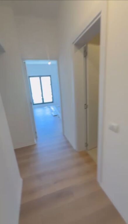 Rent | Ambjent Biznesi | Rruga e Barrikadave | 750 €/month