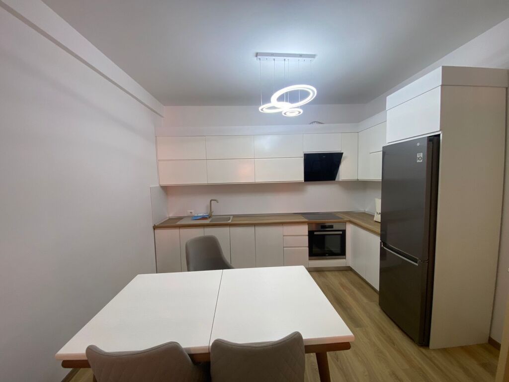 Apartament 2+1 me qira tek Farmacia 10
