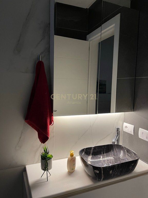 Appartamento 2+1 in Vendita a Gjirin e Lalzit, Durrës - 250.000€ | 95 m²