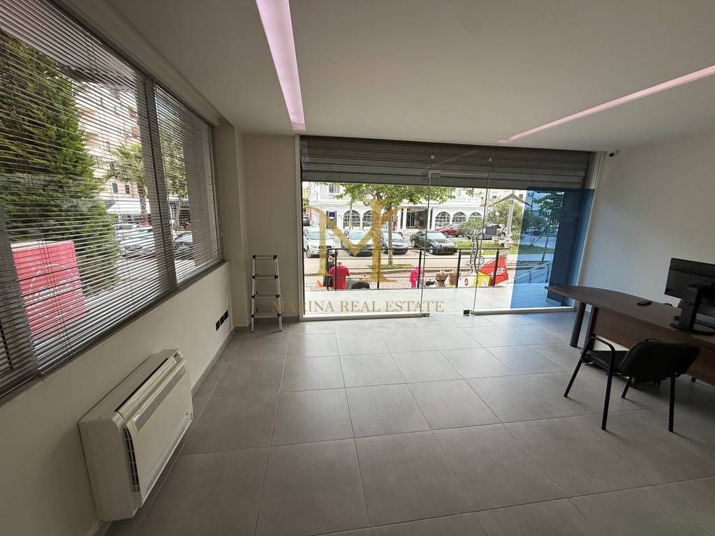 Locale Commerciale +3 Appartamenti 1+1 , Spiaggia Ferrovia 📌