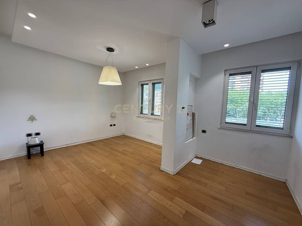 Office for rent in Bllok