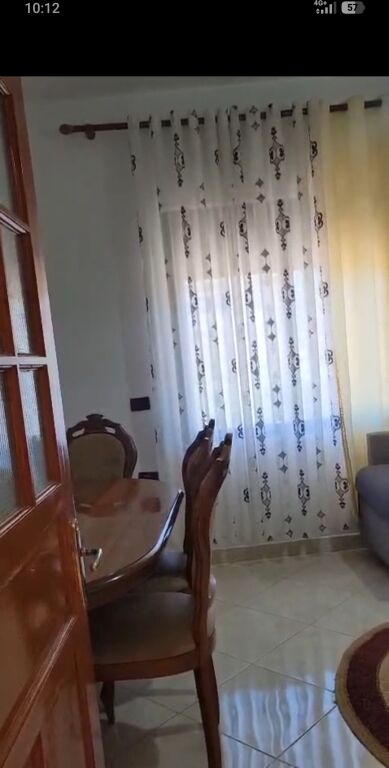 Qera | Shtëpi private 3 + 1 | Rruga e Dibrës | 450 €/muaj