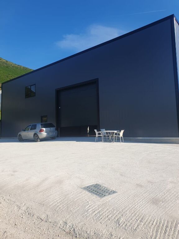 In Affitto: Capannone 460m² interni | Altezza 7m 📍Vaqarr – sulla Strada Principale (2500€/mese)