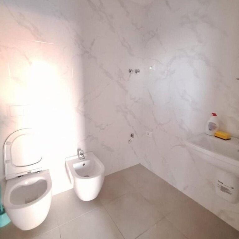 🏡✨ Apartament 1+1 në shitje – Rruga e Kosovarëve ✨🏡