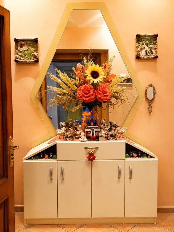 JEPET APARTAMENT ME QERA 1+1+BALLKON "PRANE BAR ROMA ,SHALLVARET" 50.000 LEKE
