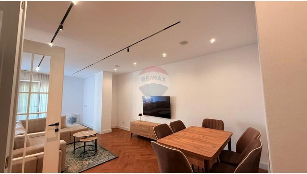 Apartament 2+1+2 me qira Donika Center