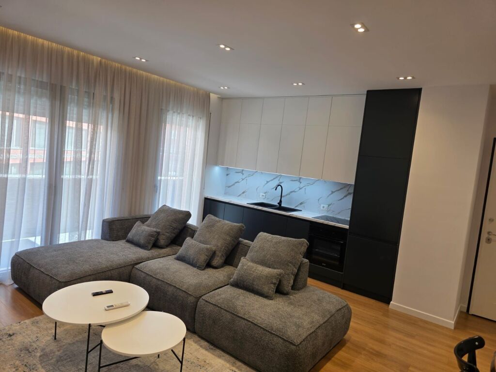 APARTAMENT ME QIRA 1+1 TE KOMPLEKSI DELIJORGJI