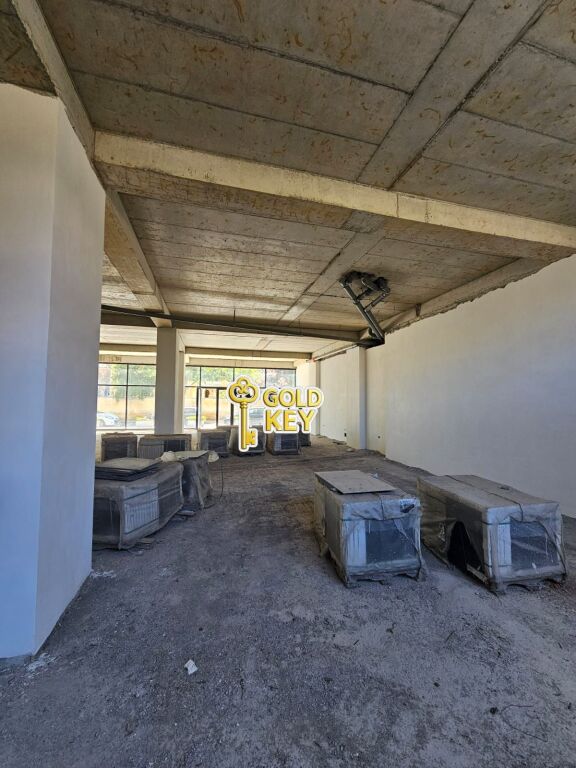 🏢 Premises for Rent – Super Location on the Beach, Durrës!