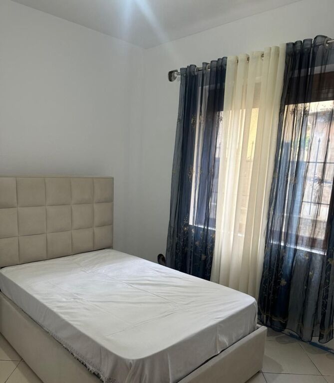 Affitto | Shtëpi private 2 + 1 | Komisariati 4 | 350 €/mese