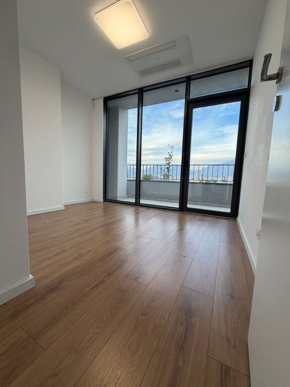 Office for Rent Lake View