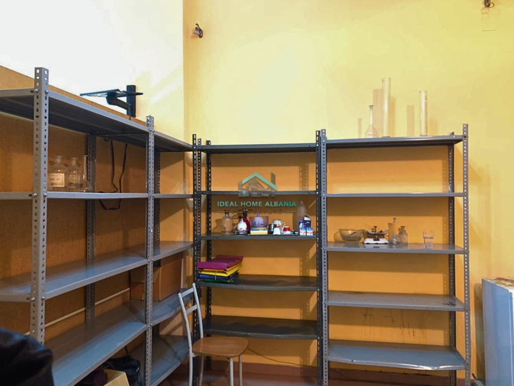 SHOP FOR RENT – RRUGA E RE, Vlora