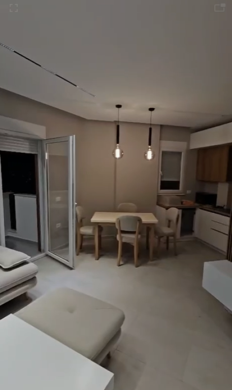 Fresk Rruga Xhon Belushi Shitet apartament luksoz 1+1