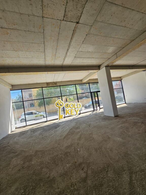 🏢 Premises for Rent – Super Location on the Beach, Durrës!