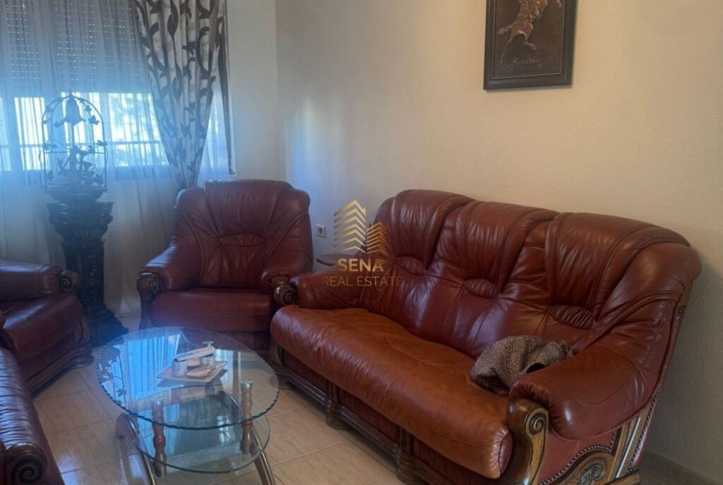 Qira, Apartament 1+1+Kuzhine e Vecuar, Kongresi i Manastirit, 40.000 Lek/Muaj