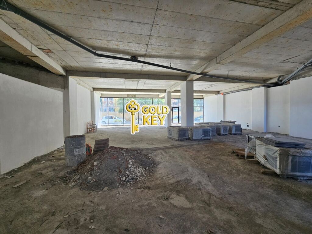 🏢 Premises for Rent – Super Location on the Beach, Durrës!