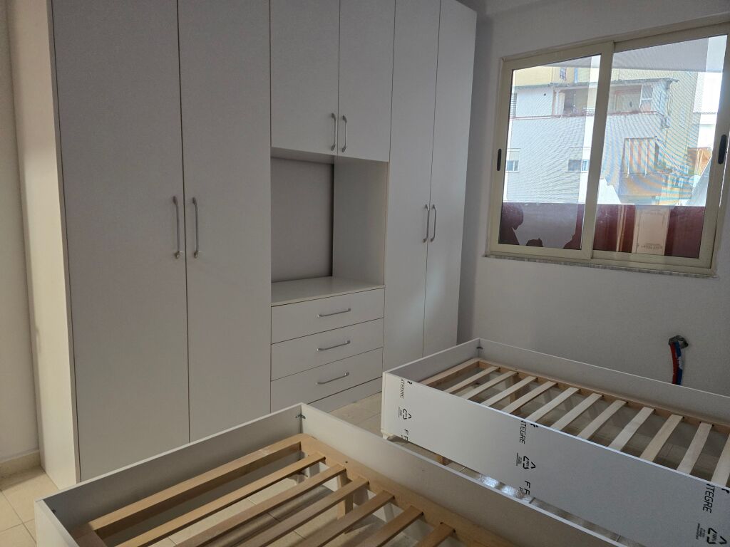 Jepet me qera 3+2 mobiluar ne fresk ashensor 45000 lek