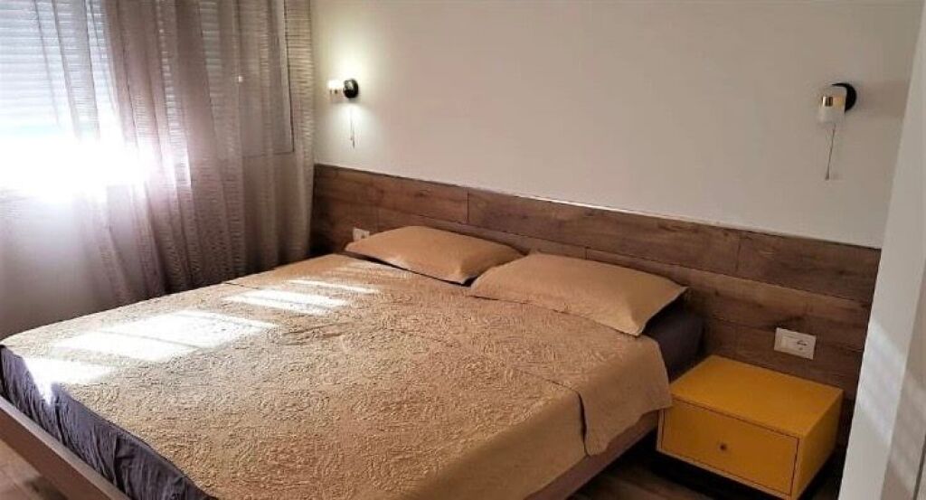 Apartament 1+1 me qira tek Shallvaret!