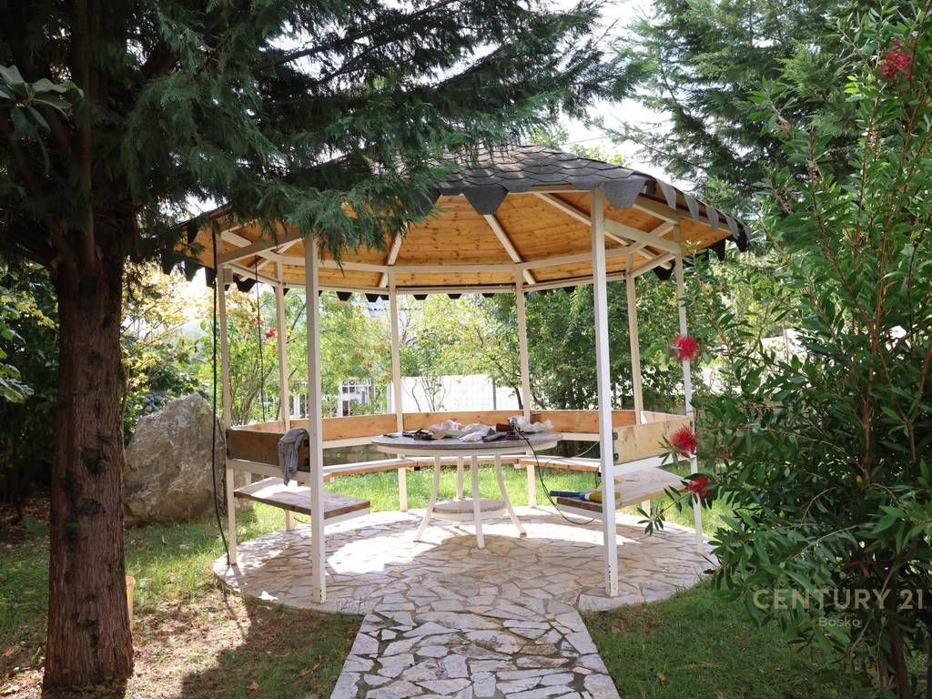 VILLA SUPER IN VENDITA VICINO AL FONDAZIONE FINE SETTIMANA DIVERSAMENTE !