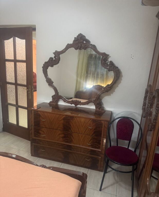 Apartment 1+1 for rent, Kongresi Manastirit street near Hospital 5 opposite Pediatrics 400 thousand lek