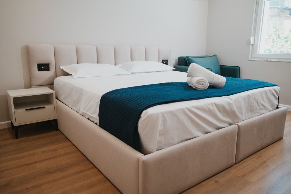 Rent | 2 Garsoniere | Skanderbeg Square | 1000 €/month