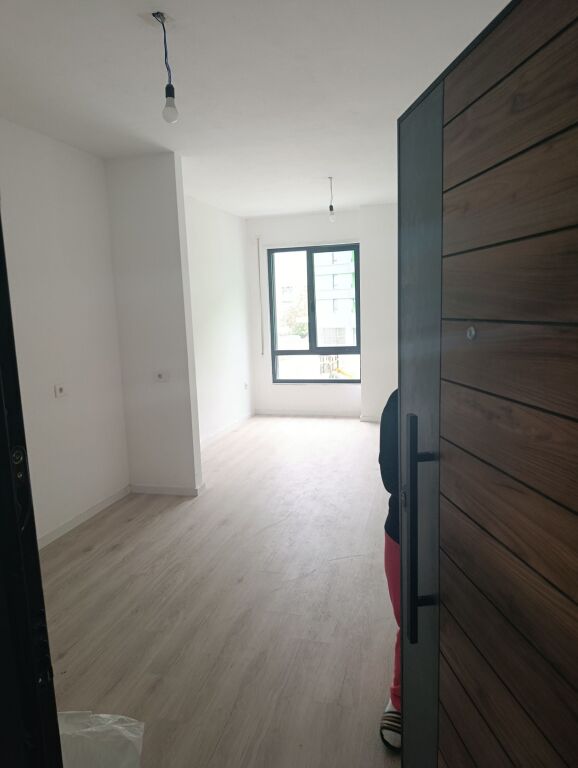 Qera | Apartament 1 + 1 | Rruga 5 Maji | 400 €/muaj