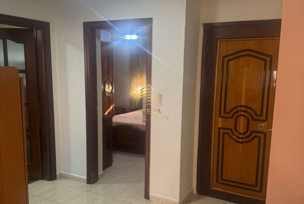Qira, Apartament 1+1+Kuzhine e Vecuar, Kongresi i Manastirit, 40.000 Lek/Muaj