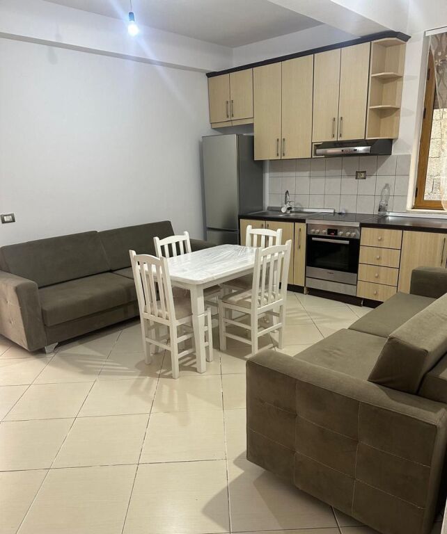 Affitto | Shtëpi private 2 + 1 | Komisariati 4 | 350 €/mese